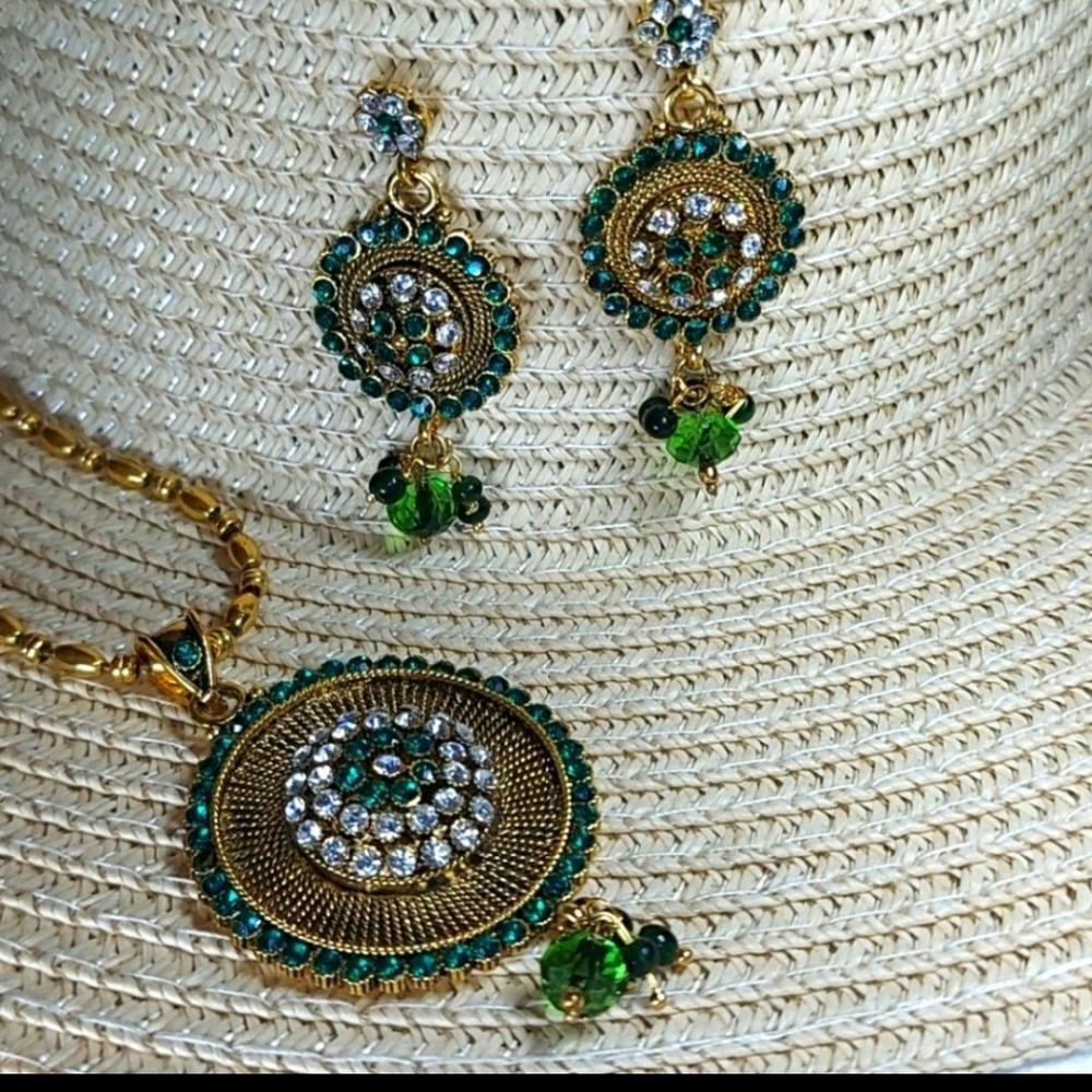 Green Necklace set